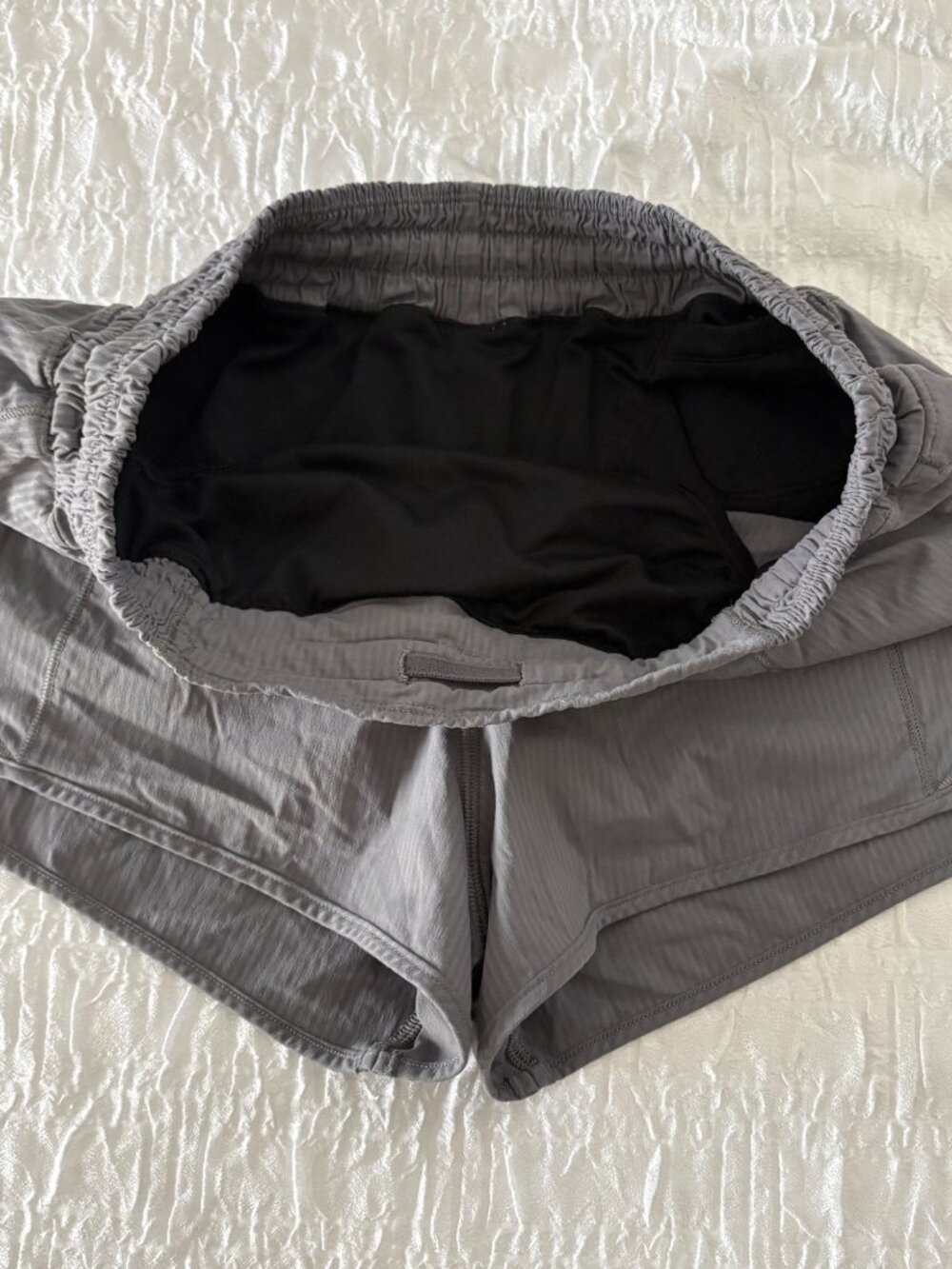 Lululemon Hotty Hot Low Rise Shorts II 2.5" Dark Carbon Running Swift 6 S - Picture 5 of 11